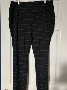 Worthington Black Windowpane Skinny Ponte Pants